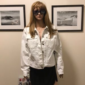 ‼️SALE‼️NWT WHITE JEAN JACKET🌹‼️